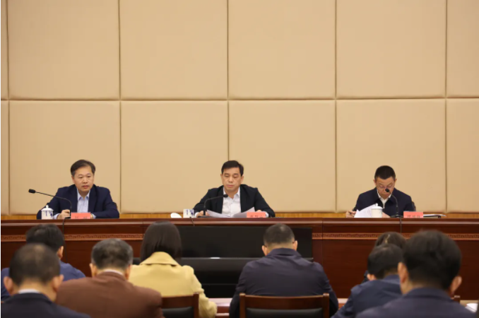 政务服务对标深圳规则规制暨数字政府建设工作推进会召开